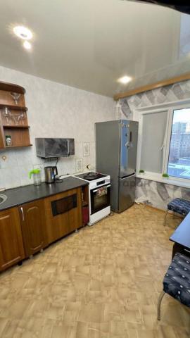 Квартиры, 3-комн., Челябинск